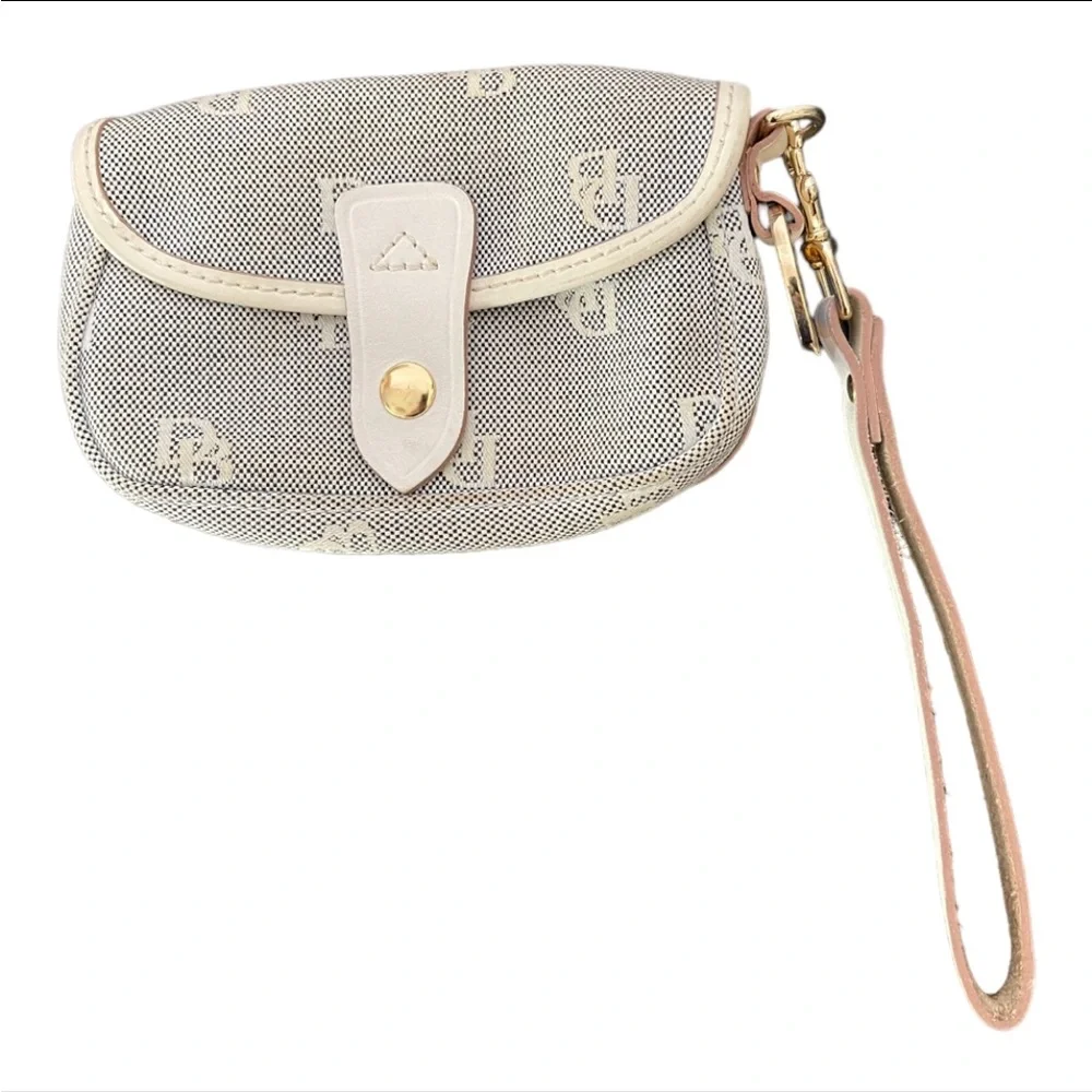 Dooney and‎ Bourke White Wristlet